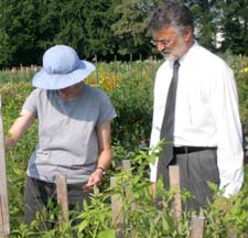 Mayor Jackson tours the garden